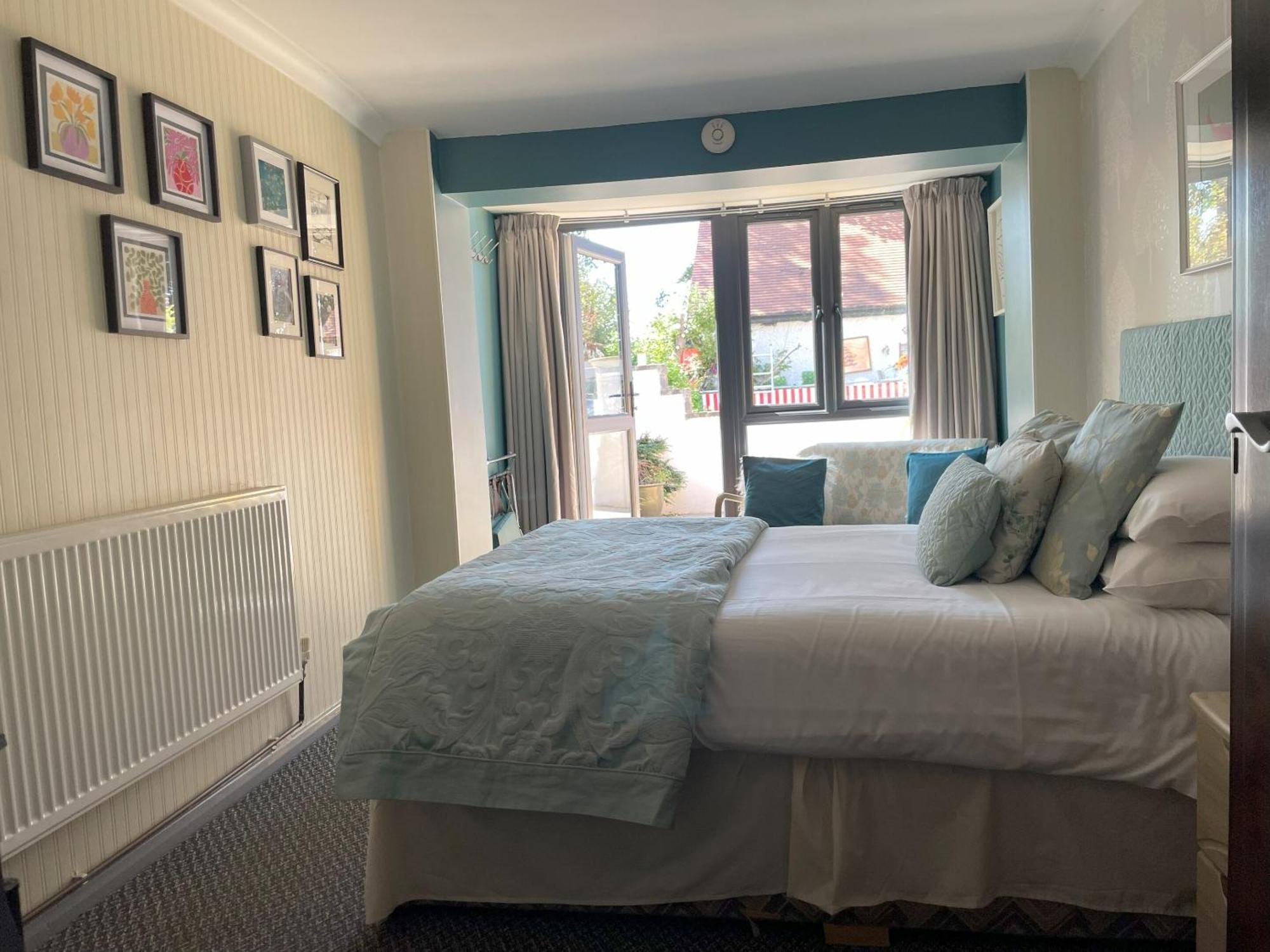 Knights Court Hotel Great Yarmouth Room photo