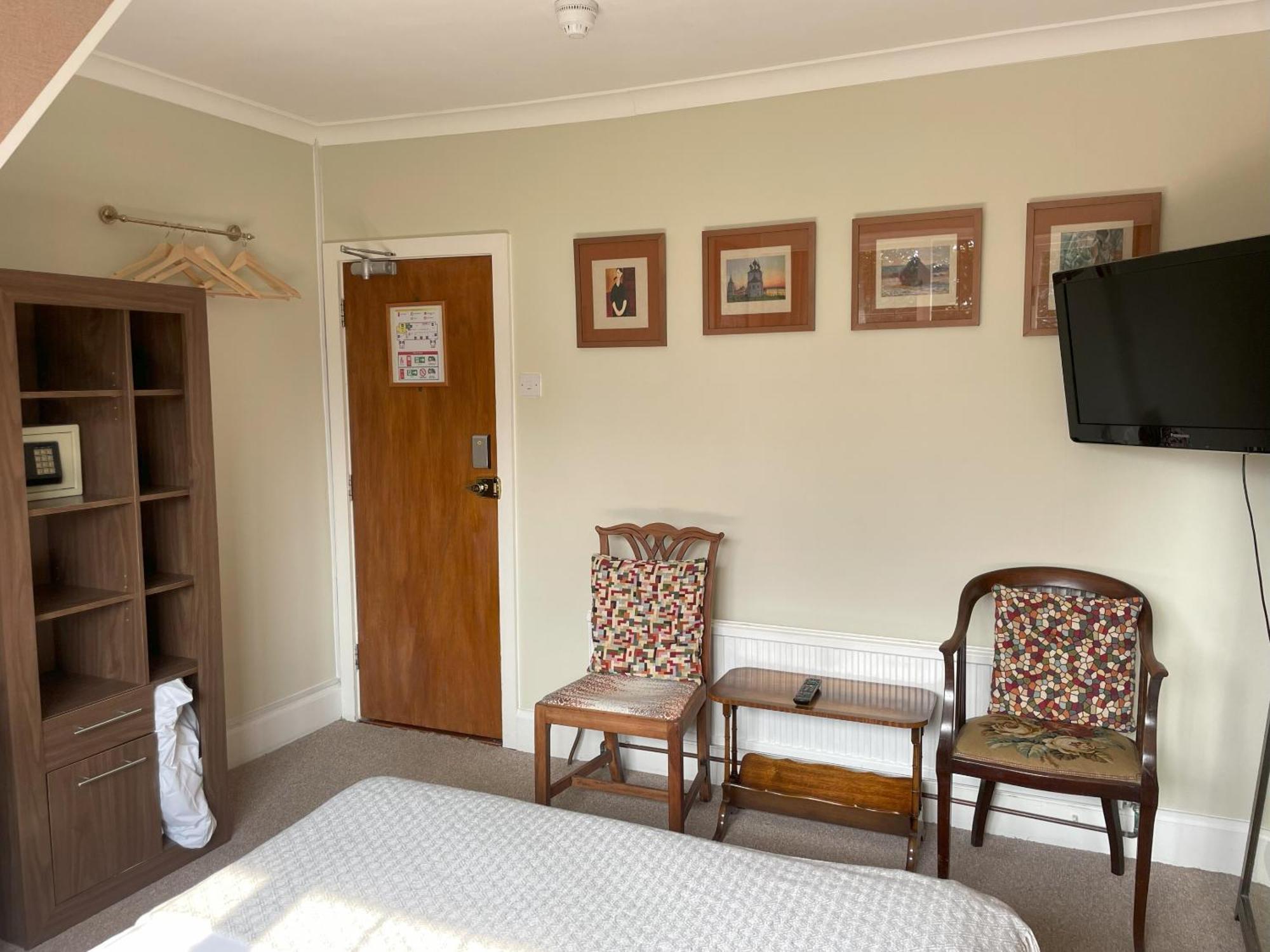 Knights Court Hotel Great Yarmouth Room photo