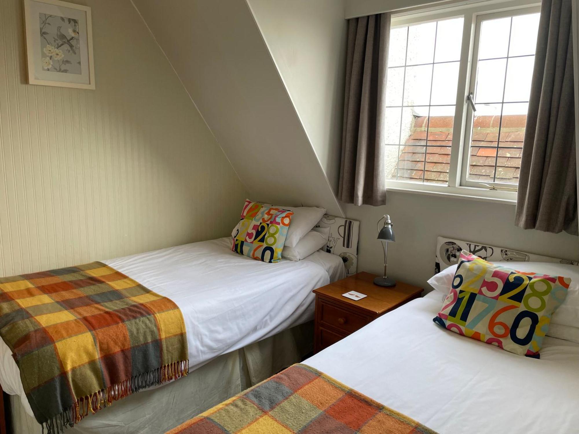 Knights Court Hotel Great Yarmouth Room photo