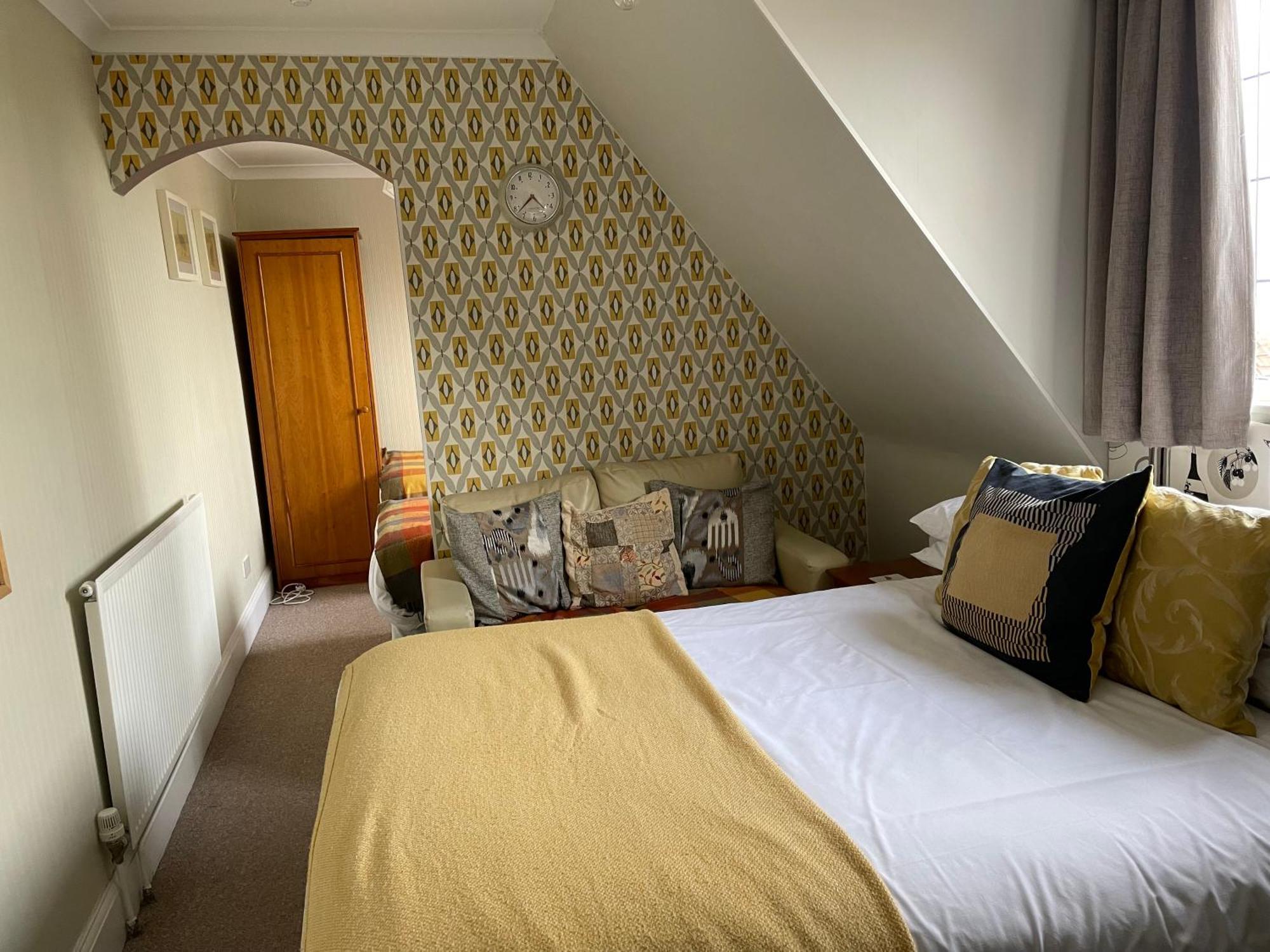 Knights Court Hotel Great Yarmouth Room photo