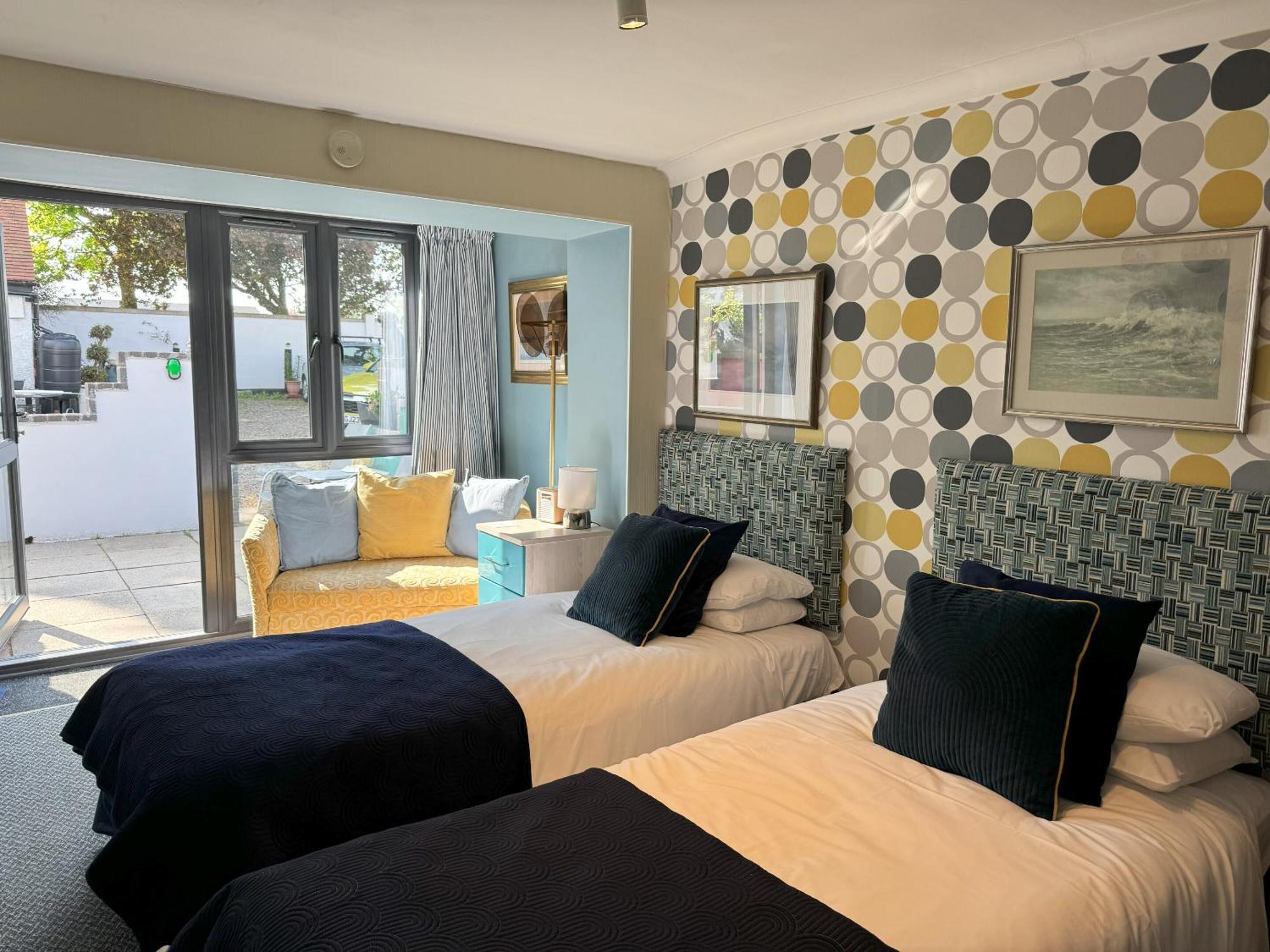 Knights Court Hotel Great Yarmouth Room photo